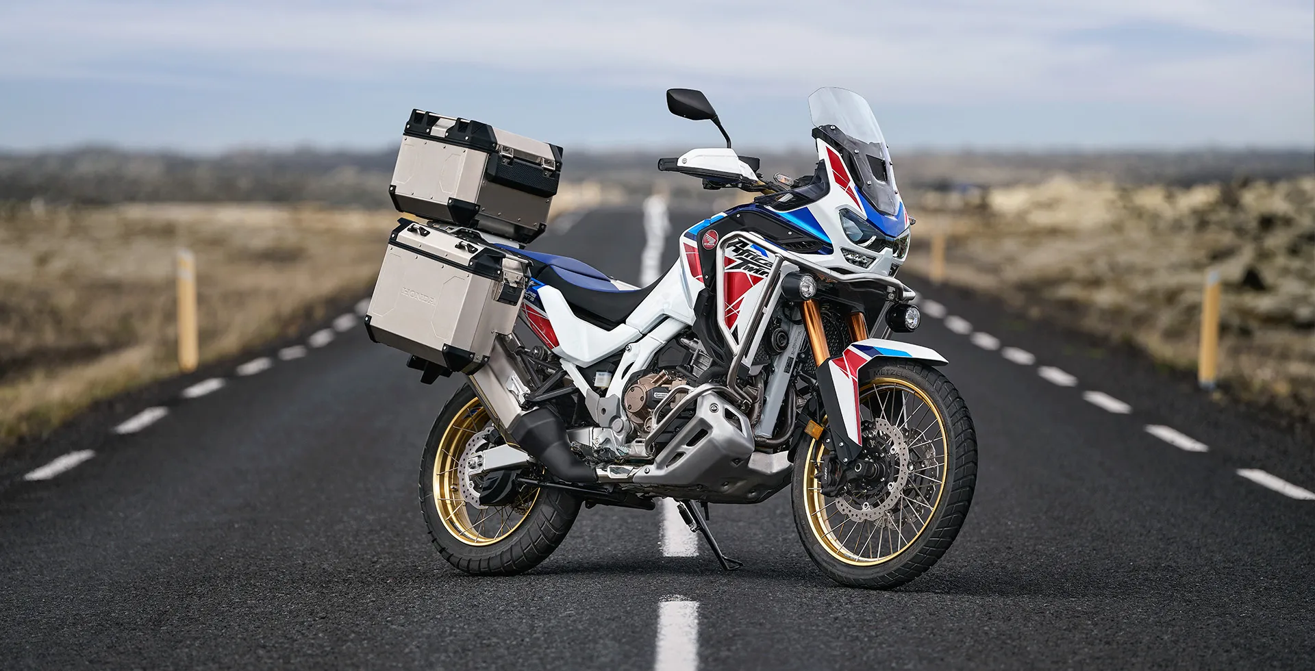 estrada-deserta-e-moto-honda-crf-1100l-africa-twin-adventure-sports-2023