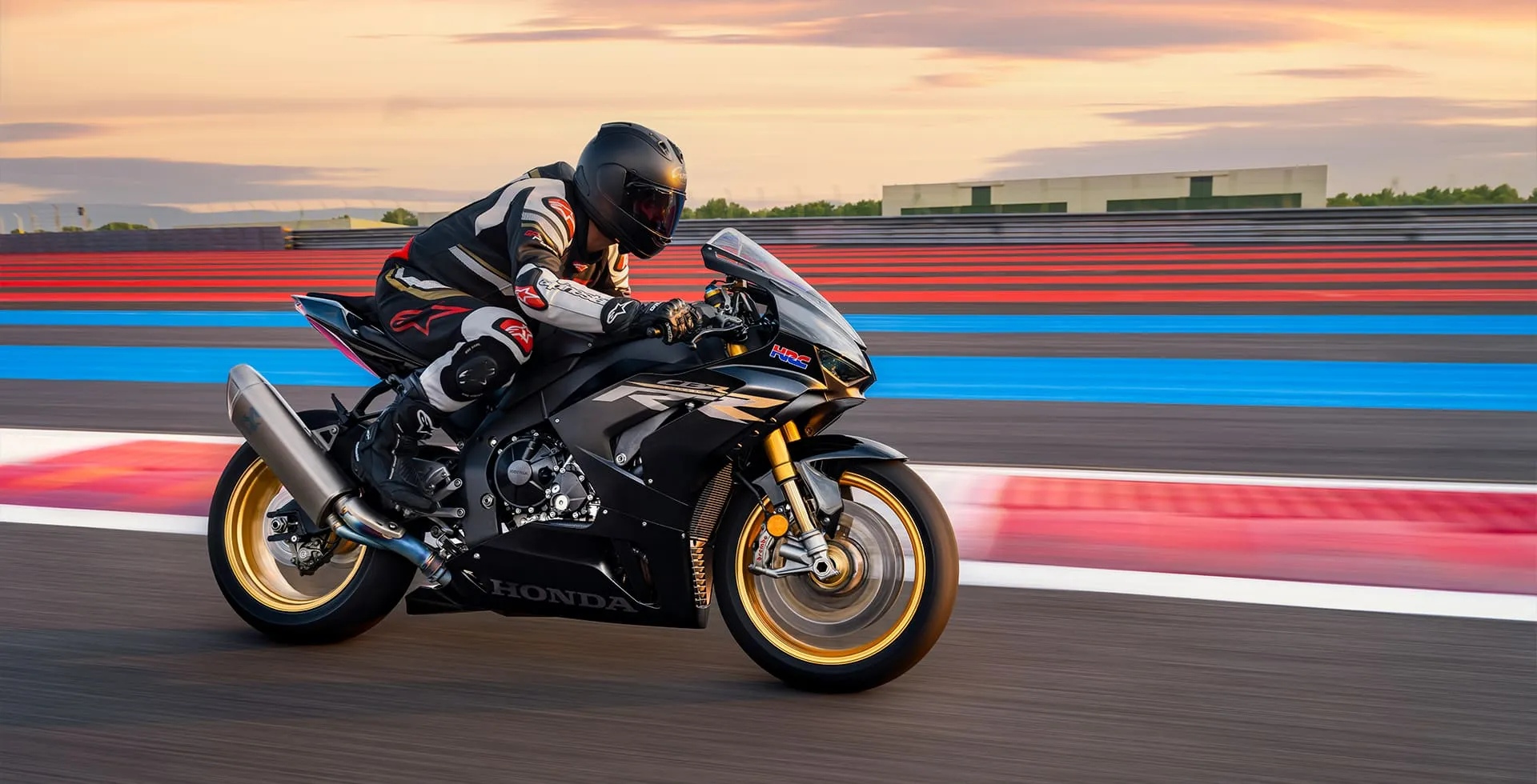 moto-honda-cbr-1000rr-r-fireblade-sp-mat-pearl-morion-black-em-disparada