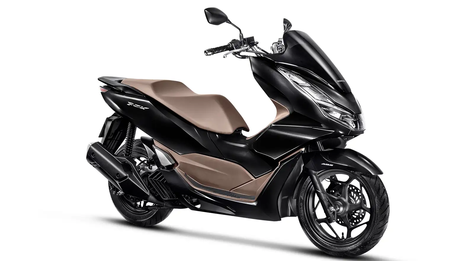 visao-frontal-lateral-direita-da-honda-pcx-preta_1